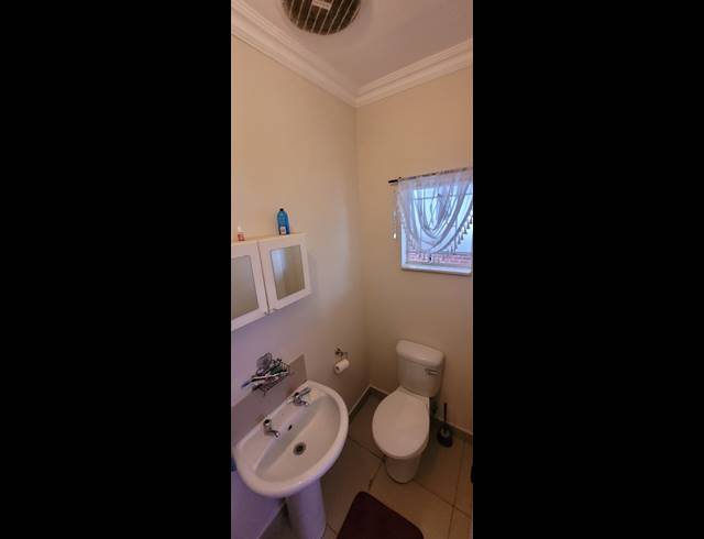 4 BEDROOM TOWNHOUSE RENTED IN PRESTBURY